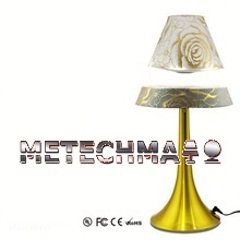 MF1129 Lamp met zwevende lampenkap goud/wit met aluminium voet