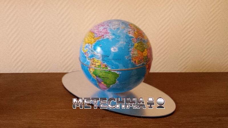 MD0122 Draaiende wereldbol op spiegelplaat staatkundig
