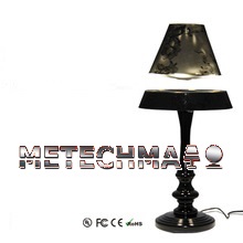 MF1211 Lamp met zwevende lampenkap zwart/zwart met kanten bloemen
